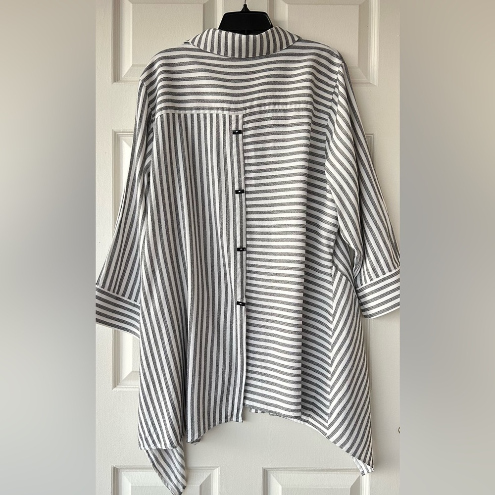 Soft Surroundings Gray and White Striped Button-Front Tunic Blouse - Picture 7 of 9